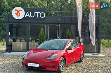 Tesla Model 3  2020