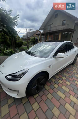 Tesla Model 3  2020