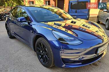 Tesla Model 3  2022