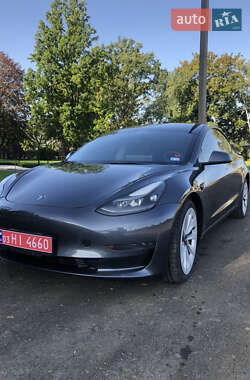 Tesla Model 3  2022