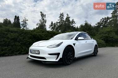 Tesla Model 3  2021