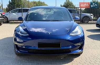 Tesla Model 3  2021
