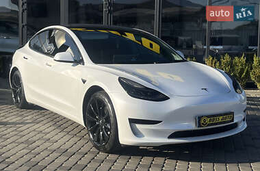 Tesla Model 3  2020