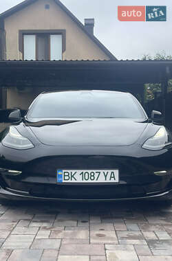 Tesla Model 3  2022