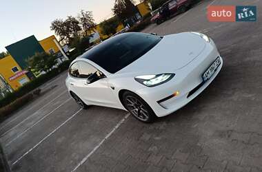 Tesla Model 3  2021