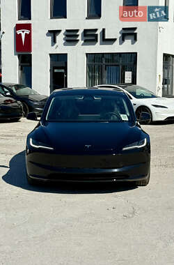 Tesla Model 3  2024