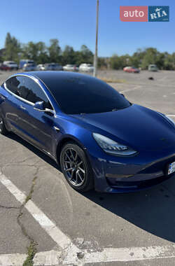 Tesla Model 3  2018