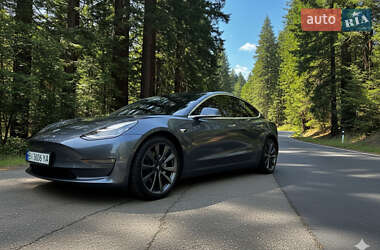 Tesla Model 3  2019