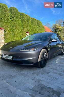 Tesla Model 3 2024