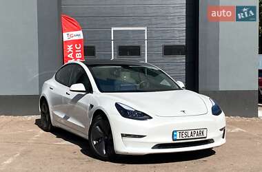 Tesla Model 3  2020