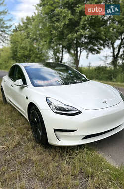 Tesla Model 3  2020