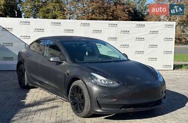 Tesla Model 3  2018