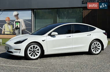 Tesla Model 3  2022