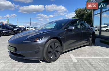Tesla Model 3  2024