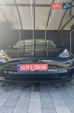 Tesla Model 3  2022