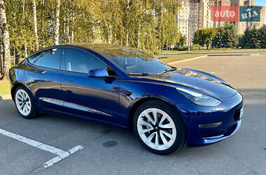 Tesla Model 3  2022
