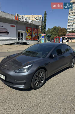 Tesla Model 3  2019