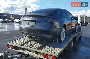 Tesla Model 3  2022