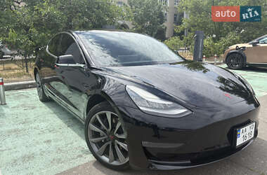 Tesla Model 3  2019