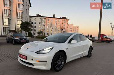 Tesla Model 3  2020