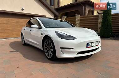 Tesla Model 3  2021