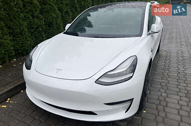 Tesla Model 3  2019