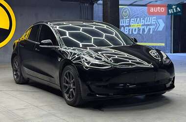 Tesla Model 3  2019