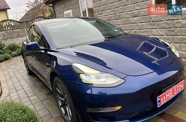 Tesla Model 3  2022