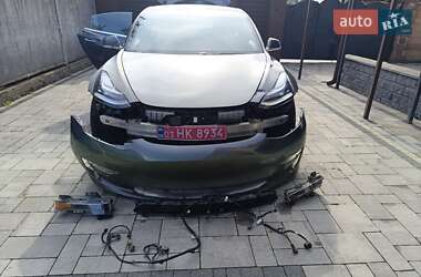 Tesla Model 3  2018