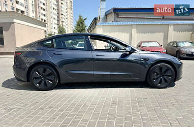 Tesla Model 3  2024