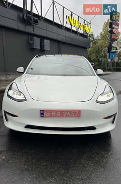 Tesla Model 3  2021