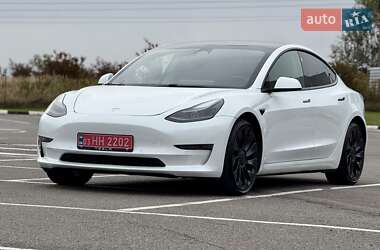Tesla Model 3  2021