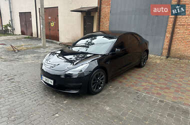 Tesla Model 3  2022