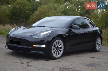 Tesla Model 3  2021