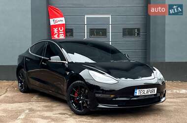 Tesla Model 3  2020