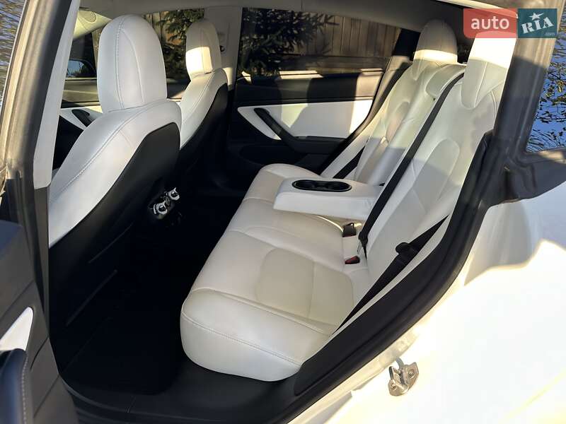 Седан Tesla Model 3 2019 в Белой Церкви
