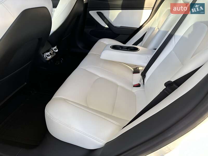 Седан Tesla Model 3 2019 в Белой Церкви