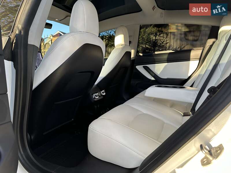 Седан Tesla Model 3 2019 в Белой Церкви