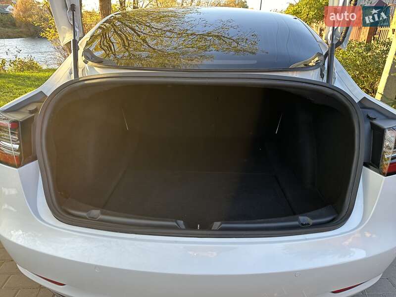 Седан Tesla Model 3 2019 в Белой Церкви