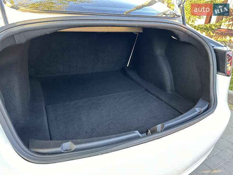 Седан Tesla Model 3 2019 в Белой Церкви