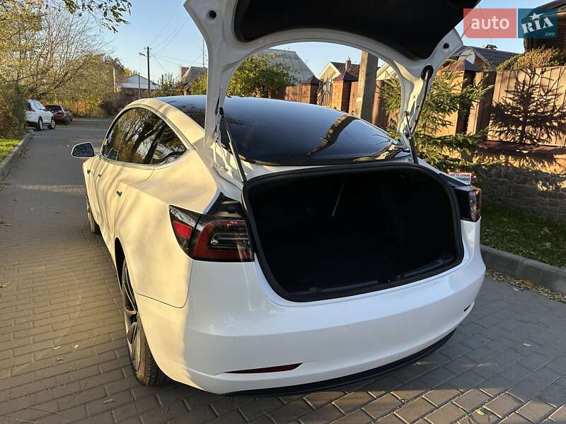 Седан Tesla Model 3 2019 в Белой Церкви