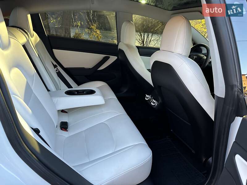 Седан Tesla Model 3 2019 в Белой Церкви