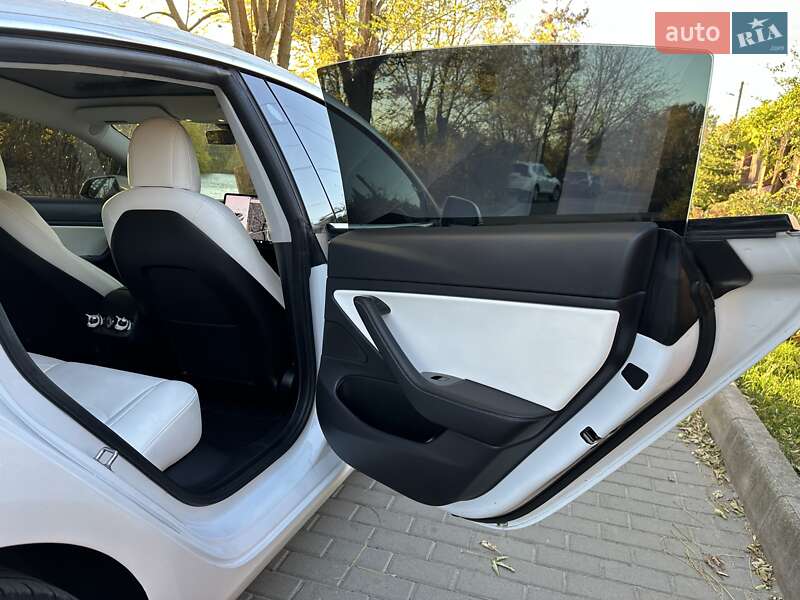 Седан Tesla Model 3 2019 в Белой Церкви