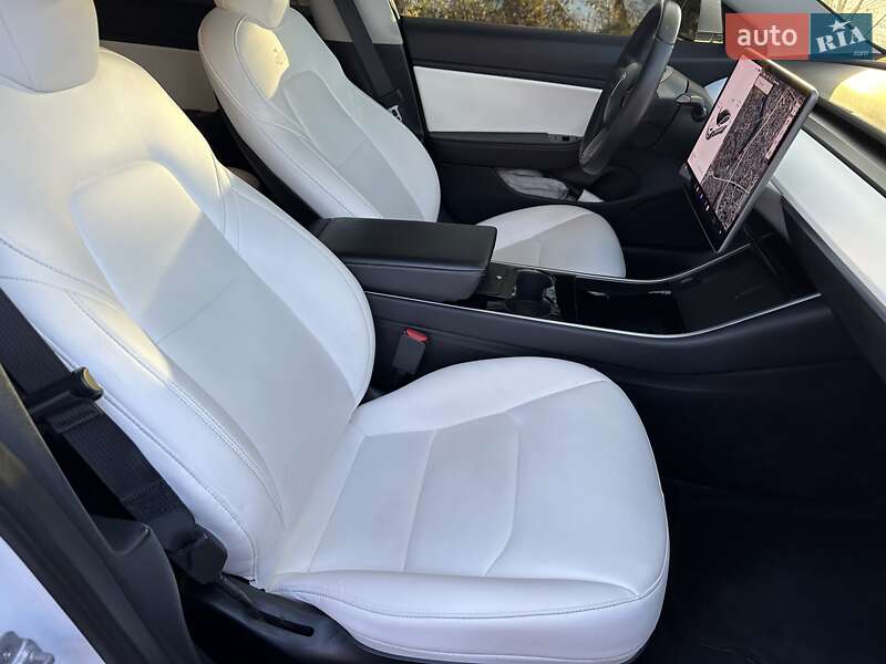 Седан Tesla Model 3 2019 в Белой Церкви
