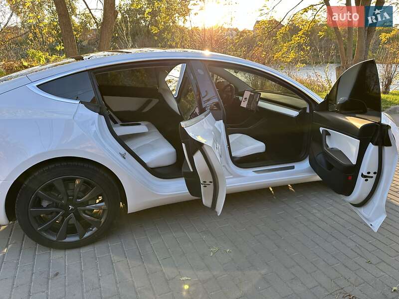 Седан Tesla Model 3 2019 в Белой Церкви