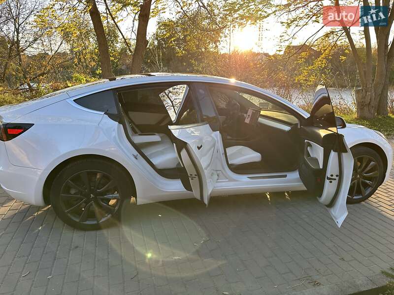 Седан Tesla Model 3 2019 в Белой Церкви