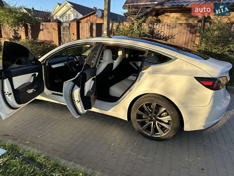Седан Tesla Model 3 2019 в Белой Церкви
