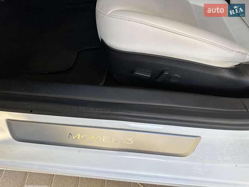 Седан Tesla Model 3 2019 в Белой Церкви