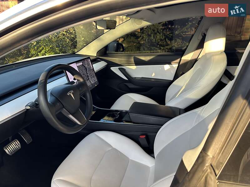 Седан Tesla Model 3 2019 в Белой Церкви