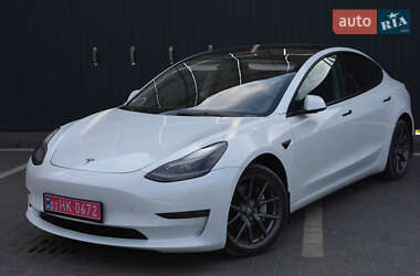 Tesla Model 3  2022